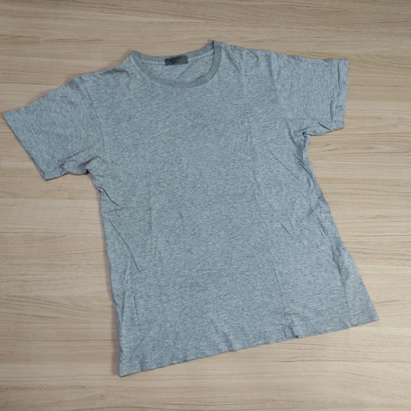 Kaos Tshirt Uniqlo Giordano Basic Original