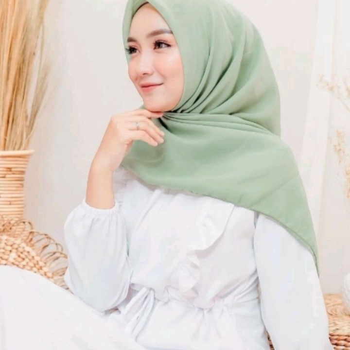 Banyak Peminat Bella Square Hijab Segi Empat Warna Sage Green Bahan Polycotton ✷
