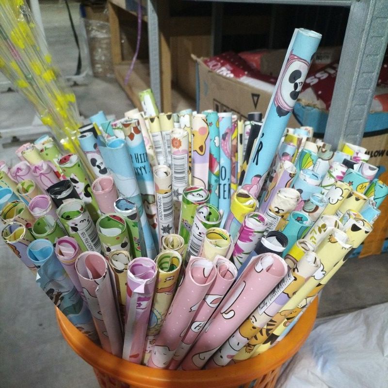 

kertas kado random