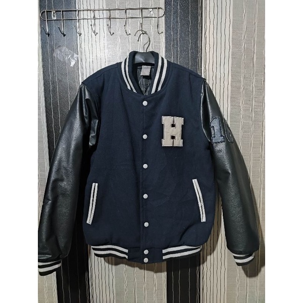 jaket varsity logo H