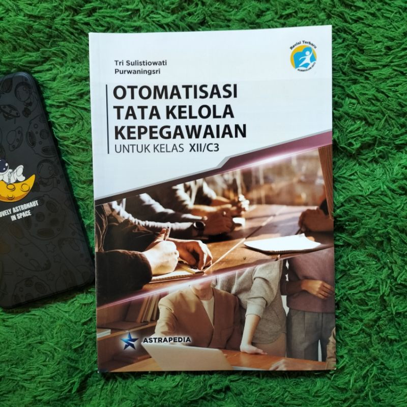 ORIGINAL BUKU OTOMATISASI TATA KELOLA KEPEGAWAIAN KELAS 12 C3 SMK
