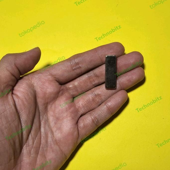 

>>>>>] Magnet Persegi Panjang Super Strong Magnet Neodymium 30x10x5mm N52