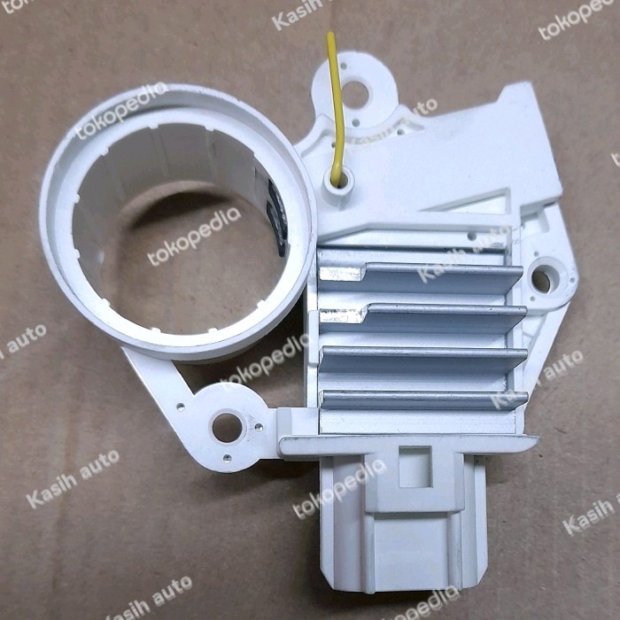 ic regulator alternator dinamo cas jalan 12volt ford Escape