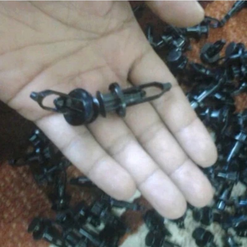 kancing clip bamper cover engine Yaris Innova sienta