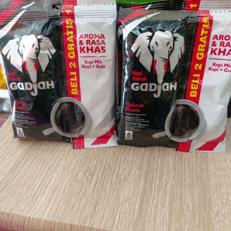 

Kopi Gadjah Renceng (harga per 3 sachet)