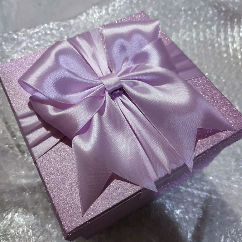 

GLITTER UNGU PITA LILAC KOTAK KADO EXCLUSIVE HARDBOX