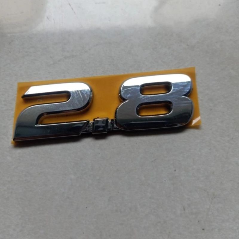 emblem 2.8 Fortuner original