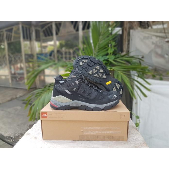 

CUCI GUDANG SEPATU OUTDOR TNF ORIGINAL SEPATU GUNUNG SEPATU HIKING