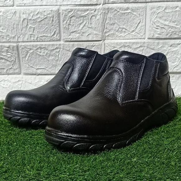 

CUCI GUDANG Sepatu Pria Safety Sport Keren !! Best Seller Slip On King Wallbeth