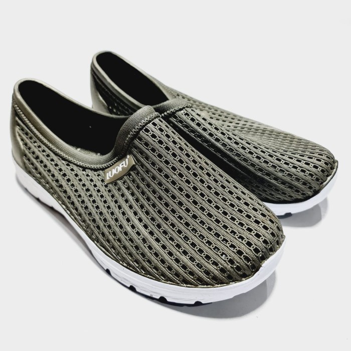 SALE jelly shoes kets pria sepatu slip on luofu casual import 40-44 1618