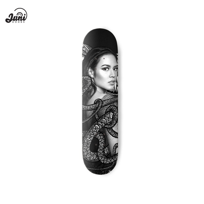 Terlaris Raisa X Darbotz Skateboard Deck 1