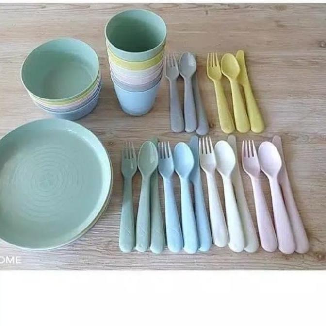 1 Set Alat Makan Plastik Lengkap (Mangkuk,Piring,Gelas,Garpu,Sendok)