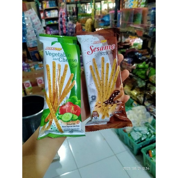 

Biskitop Vegetable and Cheese Stik @ 50g