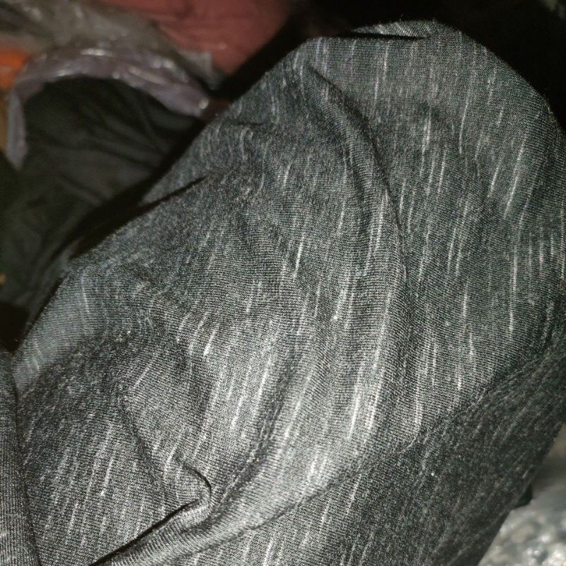 KAIN KILOAN KAOS TIRAMISU LEMBUT MOTIF METEOR HITAM