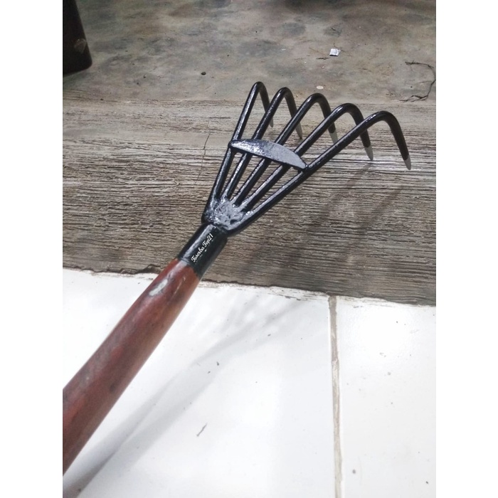 Terlaris Garukan Sampah / Garukan Besi Super Kokoh / Alat Berkebun Garukan Besi