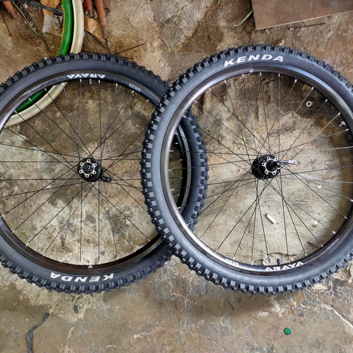 Terlaris Wheelset Mtb Dh 27.5 Araya Sr25 Hub Gt Hitam