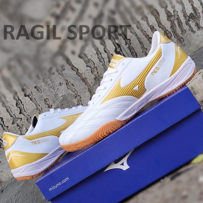 sepatu futsal mizuno