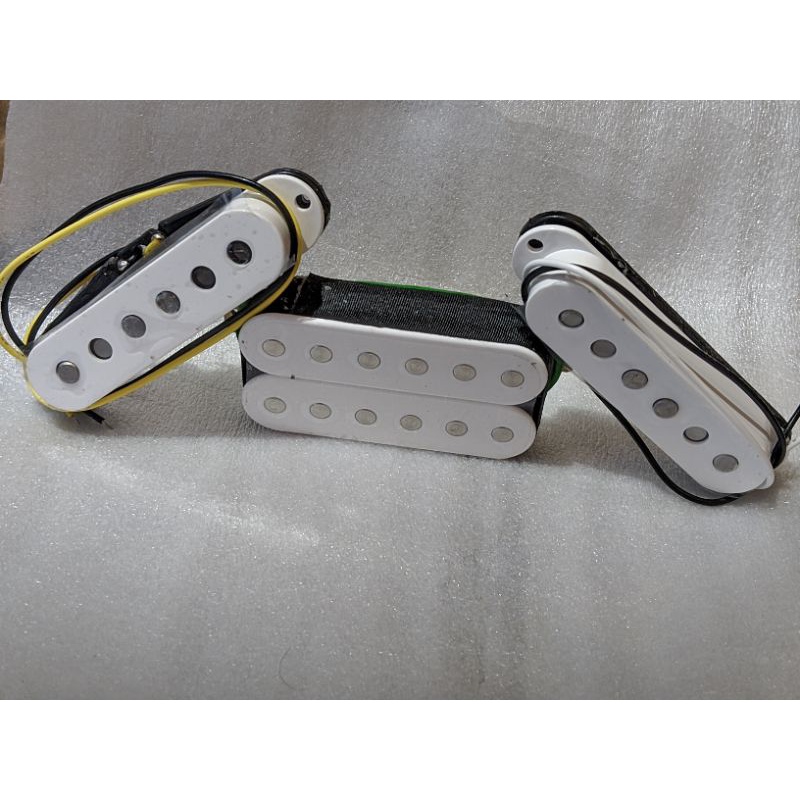 Pickup Gitar elektrik Original Squier classic vibe Alnico Hss White Set