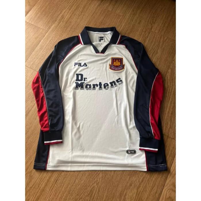 TERLARIS JERSEY SEPAK BOLA WEST HAM UNITED AWAY RETRO 1999 DR MARTENS