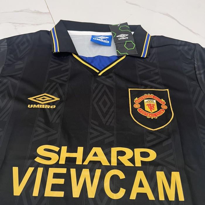 TERLARIS BAJU BOLA JERSEY MU RETRO 1993 1994 RETRO MU KUNGFU HITAM 1993 1994 JE