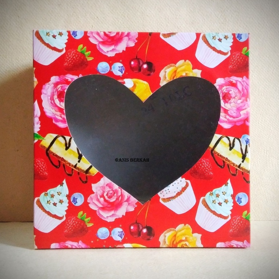 

Bayar Di Tempat (harga 10pcs)Box Kue/Kotak Kue Ulang Tahun Tutup Kaca Hati Uk 18-25 M83