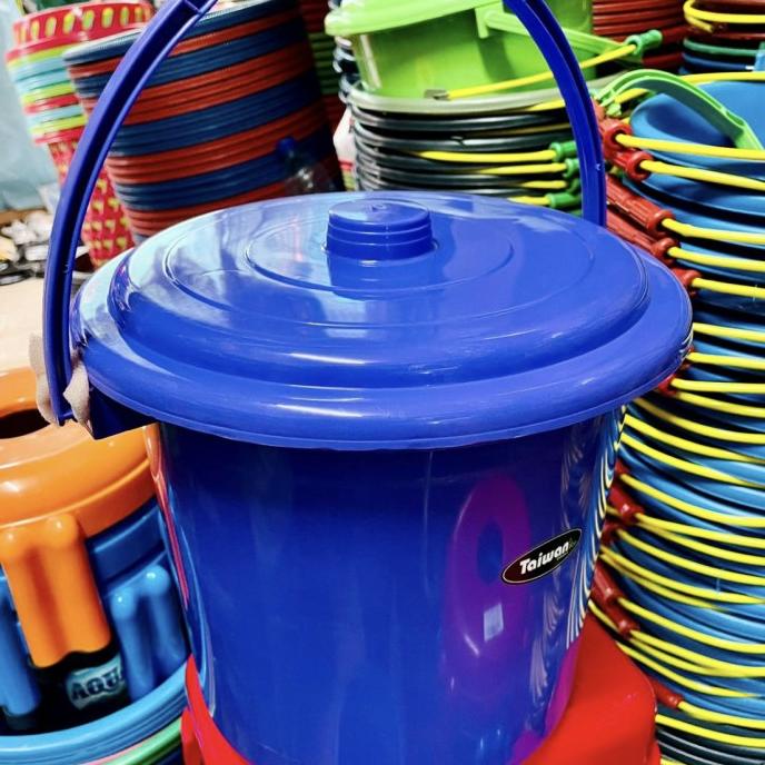 ,,,,,,,] Ember tutup 3 galon taiwan / ember gagang plastik