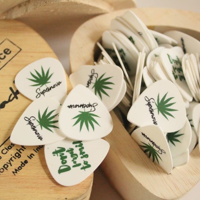 Terlaris Pick Guitar Custom