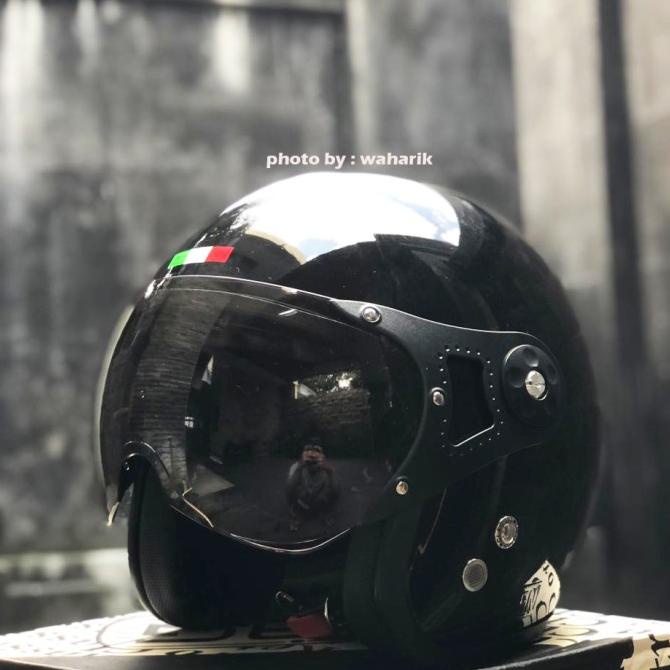 helm retro vespa italy original - M, Hitam