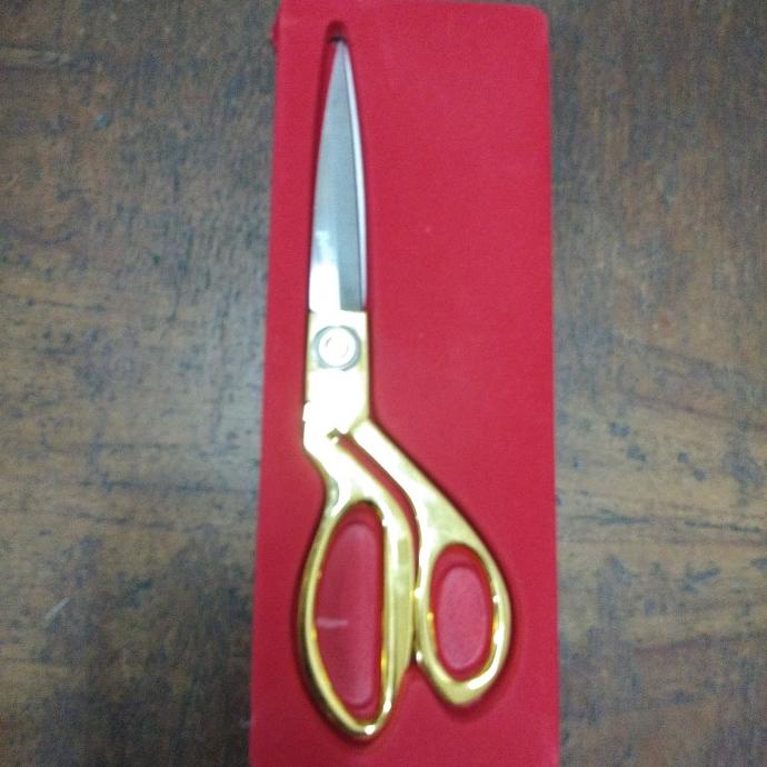 

=+=+=+] gunting kain warna gold emas