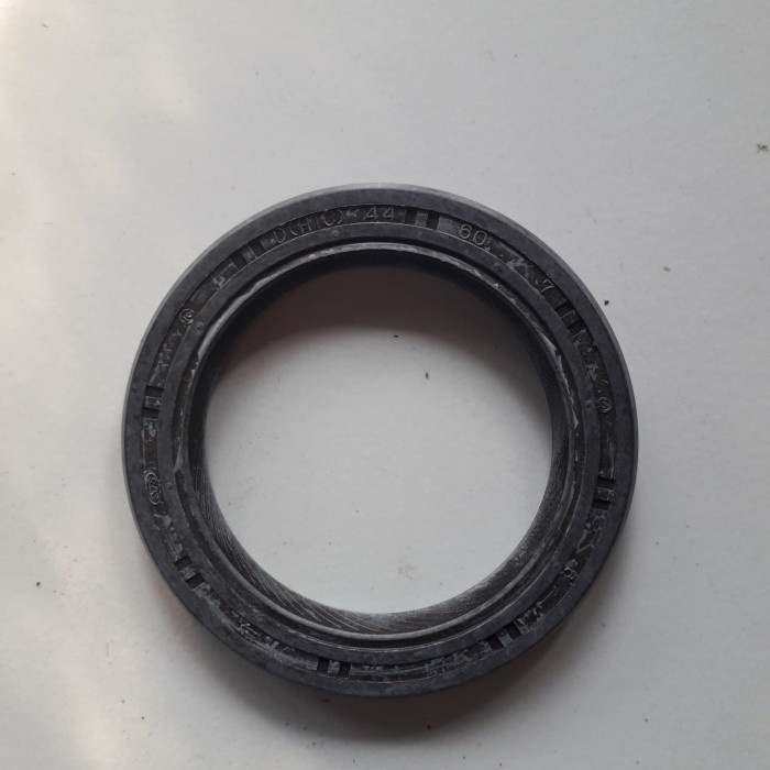 Seal Kruk As Depan Hyundai Trajet Seal Kruk As Hyundai Trajet Oem Kode Dt 079