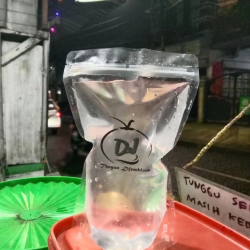 

AIR KELAPA MUDA MURNI FRESH