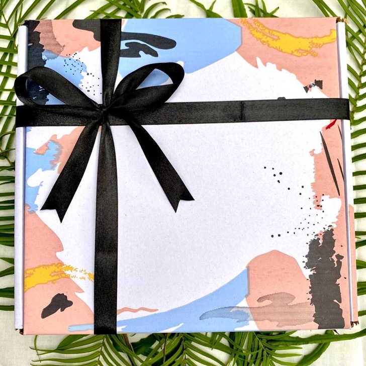 

↓Ready Stok➫ BOX UKURAN 27X27X10 / KOTAK HAMPERS/ BOX HAMPERS / BOX KADO / GIFT BOX N79 ➜