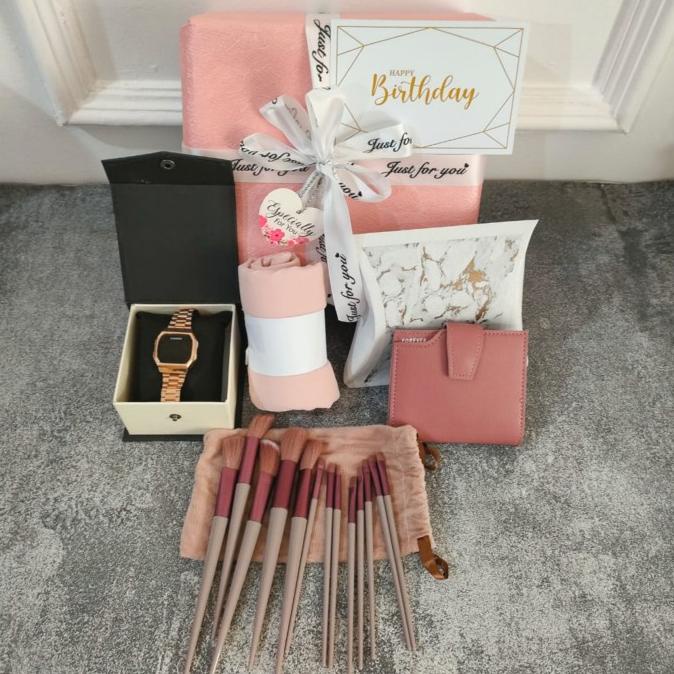 

Viral Hampers Cewek/Parcel/Kado Istimewa Millyreivani