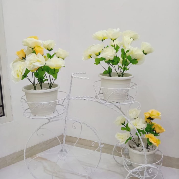 Rak Besi Pot Bunga Sepeda 3 Lubang Besar