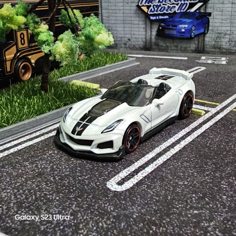 Hotwheels Corvette C7 Z06 Convertible Putih