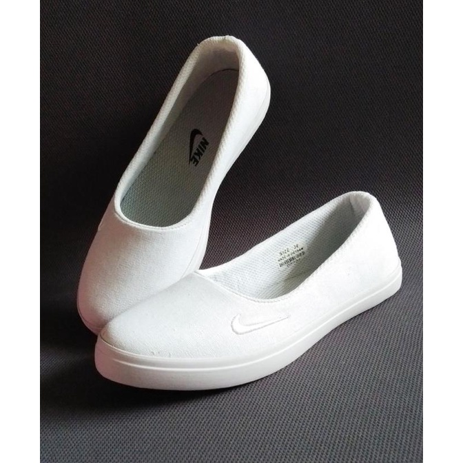 SEPATU WANITA SLIP ON PUTIH POLOS_01/SEPATU PERAWAT/SEPATU KERJA
