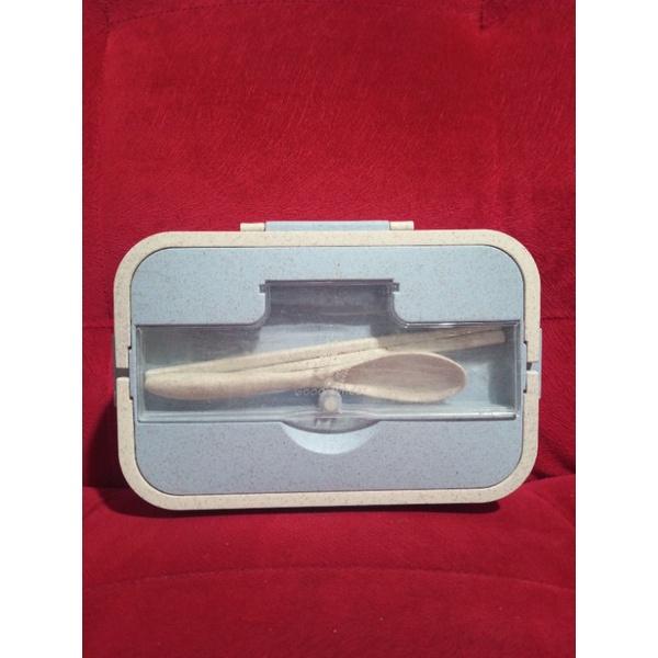 Tempat makan jerami gandum