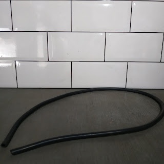 Selang Hawa Bensin Pembuangan Hitam Universal