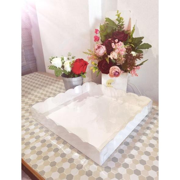 

TERBARU BOX MIKA PUTIH - DUS BOLU - KOTAK BROWNIES - KARDUS 30X30X5 (ISI : 10 PCS)