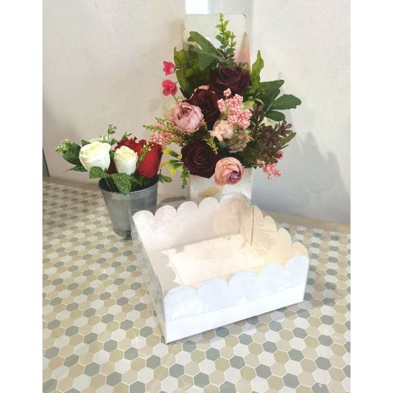 

FLASH SALE BOX MIKA PUTIH - DUS BOLU - KOTAK BROWNIES - KARDUS 18X18X8 (ISI : 10 PCS)