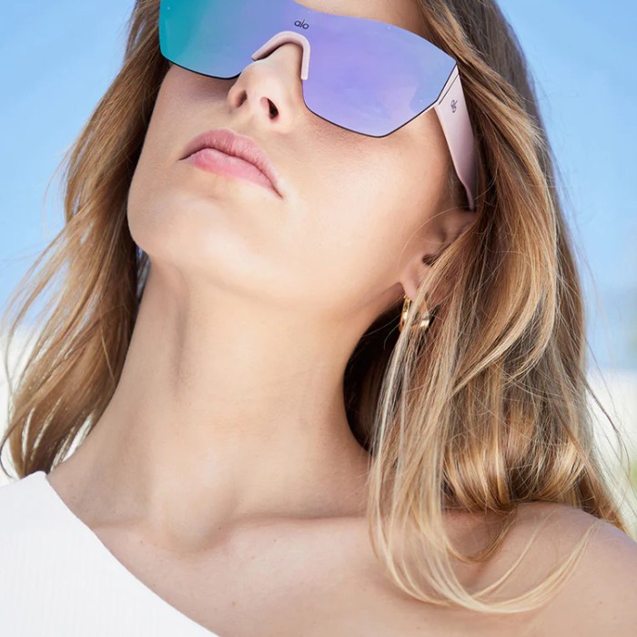 Alo Yoga Stunner Sunglasses