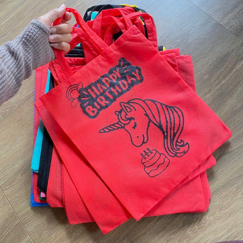 

GOODIE BAG TERLARIS SOUVENIR TAS ULTAH ANAK READY STOK TEMA ANIMASI KARTUN UNICORN MERAH PONY LUCU UNIK KANTONG SNACK PERLENGKAPAN ULANG TAHUN AQIQAH TEDHAK SITEN BABY BORN HAPPY BIRTHDAY TERMURAH LANGSUNG KIRIM F. 25X30 Best Seller