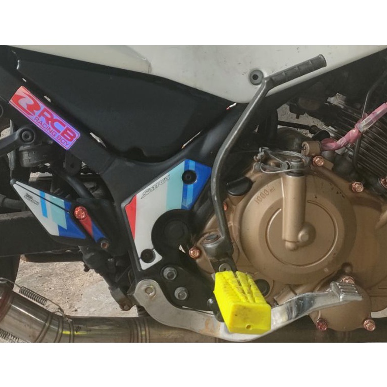 ➢ Stiker Timbul FOOTSTEP Satria Fu & Stiker Blok Mesin Satria Fu Barong EXSTAR & Carbon (1 Set) ✻ Be