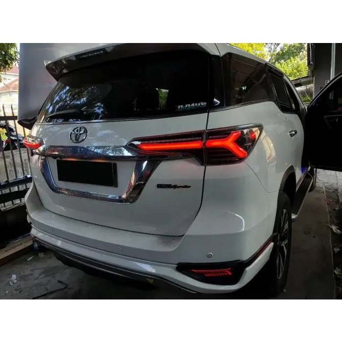 Stoplamp LED YZ Vland Fortuner VRZ SRZ LAMBO style - SMOKE terlaris