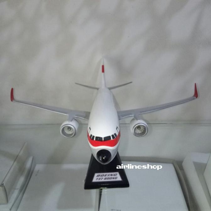 Miniatur Pesawat Garuda Indonesia Pk-Gfm Boeing 737-800Ng (38Cm)