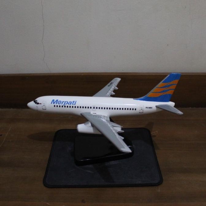 Miniatur Pesawat Merpati Boeing 737-200