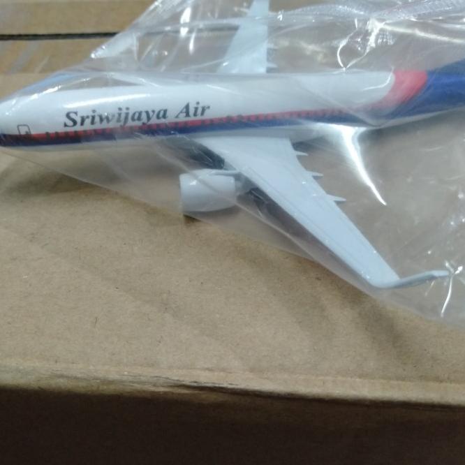 Miniatur Pesawat Boeing B737 Lion Air Diecast Medium Airplane Roda