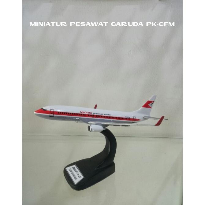 Miniatur Pesawat Garuda Indonesia  Boeing 737-800Ng Pk-Gfm