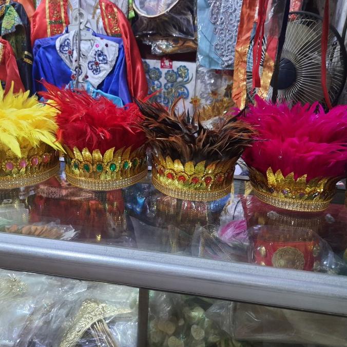 aksesoris kepala bulu // adat dayak // kalimantan