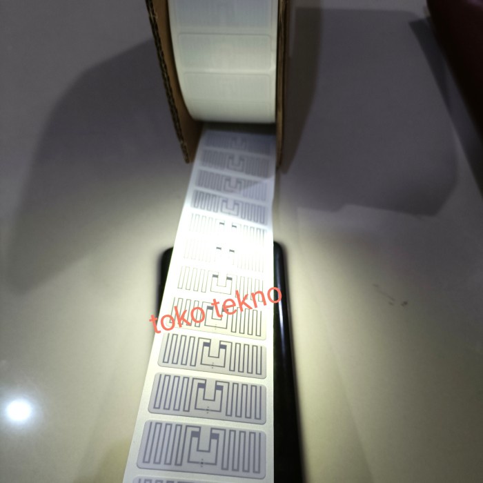 

Terlaris Paper Label Uhf Rfid Tag White Label Uhf Tag Iso18000-6C 46*19Mm